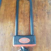 Antifurto lucchetto ad arco Lampa