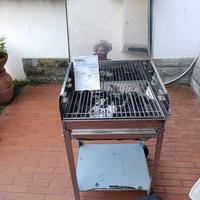 Barbecue in Acciaio Inox, Usato una Sola Volta