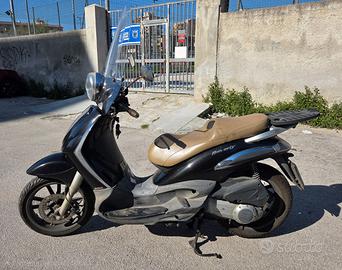 Piaggio Beverly Tourer 300