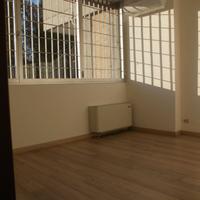 Piano terra, ingresso indipendente ampio parcheggi