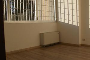 Piano terra, ingresso indipendente ampio parcheggi