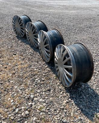 Kit quattro cerchi da auto o furgone in ferro