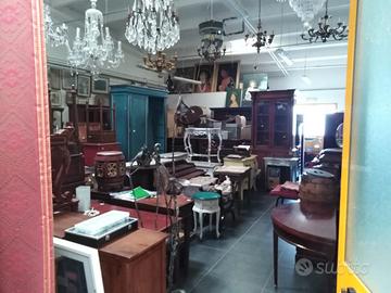 STOCK DI MOBILI, OGGETTI, QUADRI, LAMPADARI,STATUE