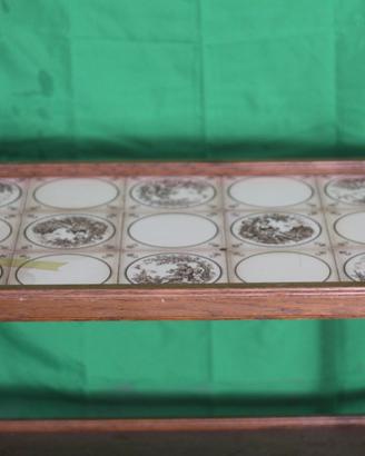 Carrellino vintage in legno con piastrelle – tavol