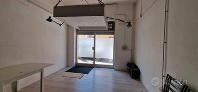Locale 40 mq con bagno a Città Giardino