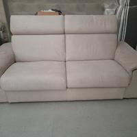 Divano 2 posti con poggia testa regolabile 