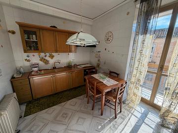 S/indipendente 3 vani zona anfiteatro - smcv