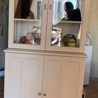 Mobile Lommarp con ante in vetro, beige chiaro