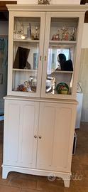 Mobile Lommarp con ante in vetro, beige chiaro
