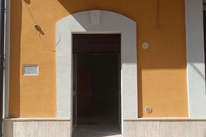 Locale commerciale /deposito/laboratorio