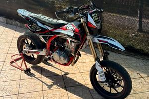 Swm sm 125 r 2017 *TRATTABILE* dopo visione