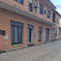 Locale commerciale Uta