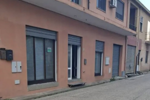 Locale commerciale Uta