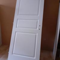 Porta in legno bianco