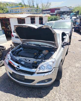 Opel Astra GTC 1.9 16V CDTI 150CV 3 porte Cosmo
