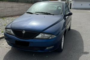 Vendi lancia y