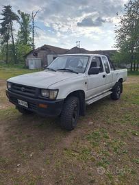 TOYOTA Hilux pick up 2.4  4WD