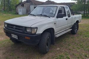 TOYOTA Hilux pick up 2.4  4WD
