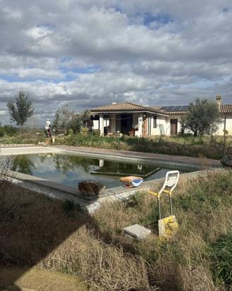 Villa di 300 m² con 5 locali e box auto doppio a C