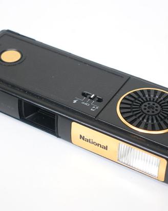 Fotocamera analogica NATIONAL con radio integrata