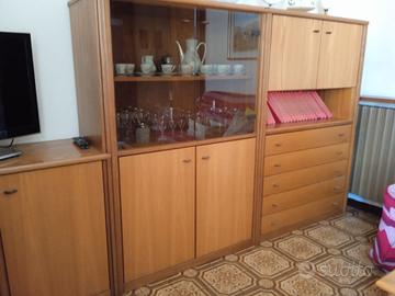 Salotto in legno di noce