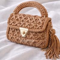 Borsa intrecciata elegante, dettagli oro nappa