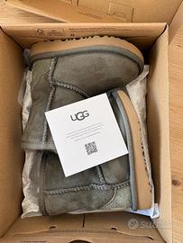 Ugg bambina originali taglia 22