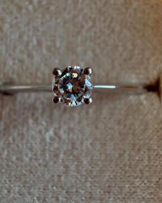 Anello solitario 