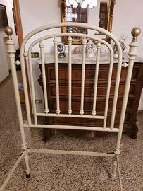 Letti antichi in ferro