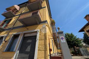 NEGOZIO A MONCALIERI