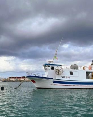 Barca da pesca con licenza