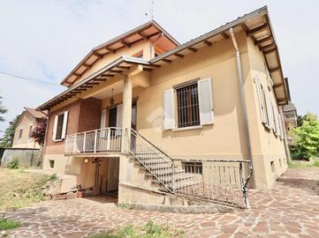 VILLA SINGOLA A REGGIO NELL'EMILIA