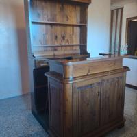 Piano Bar in legno con coppia di sgabelli 