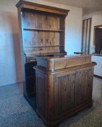 Piano Bar in legno con coppia di sgabelli 