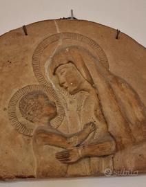 Immagine sacra antica in terracotta