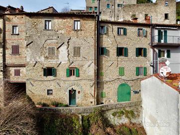 RUSTICO A PESCIA