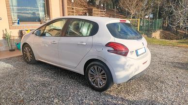 Peugeot 208 BlueHDi 75 5P