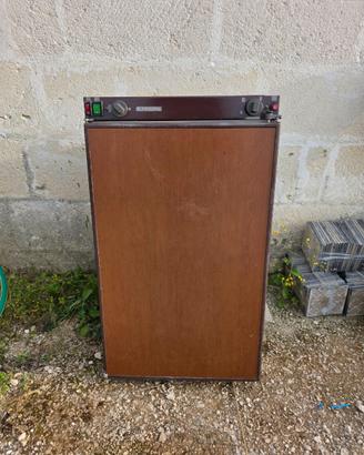 Frigo trivalente Electrolux RM2251 per camper