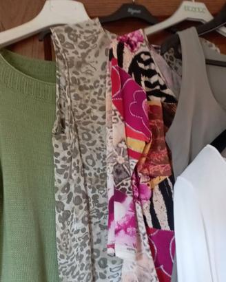 Magliette, top e altro ancora.