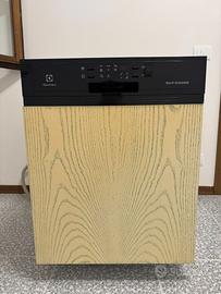 Lavastoviglie Electrolux RealLife XXL da incasso
