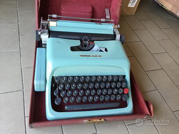 Macchina da scrivere Olivetti Studio 44