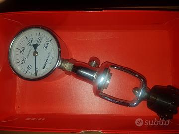 Manometro con brida Mares