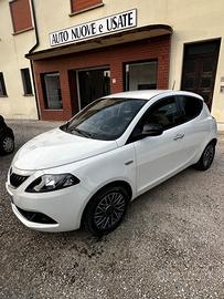 Lancia Ypsilon 1.0 FireFly 5 porte S&S Hybrid Plat
