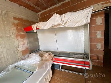 2 murali ( latticini e frutta)