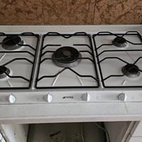 Cucina con elettrodomestici smeg e bosh