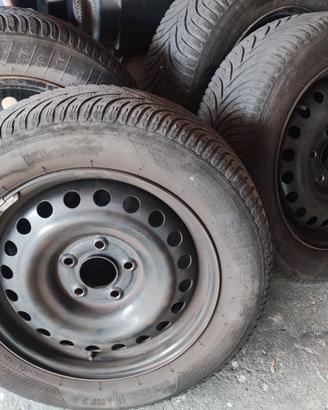 cerchi con gomme invernali