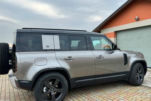 Defender 110 3.0D I6 200 hp