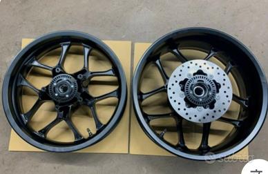 Cerchi Yamaha R1 2015/2026
