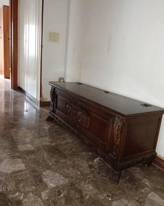 Cassapanca in legno