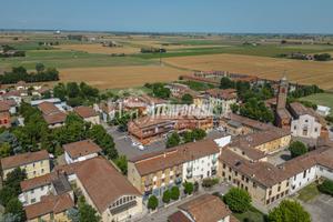 SOLUZIONE INDIPENDENTE DI 3 UNITA' ABITATIVE